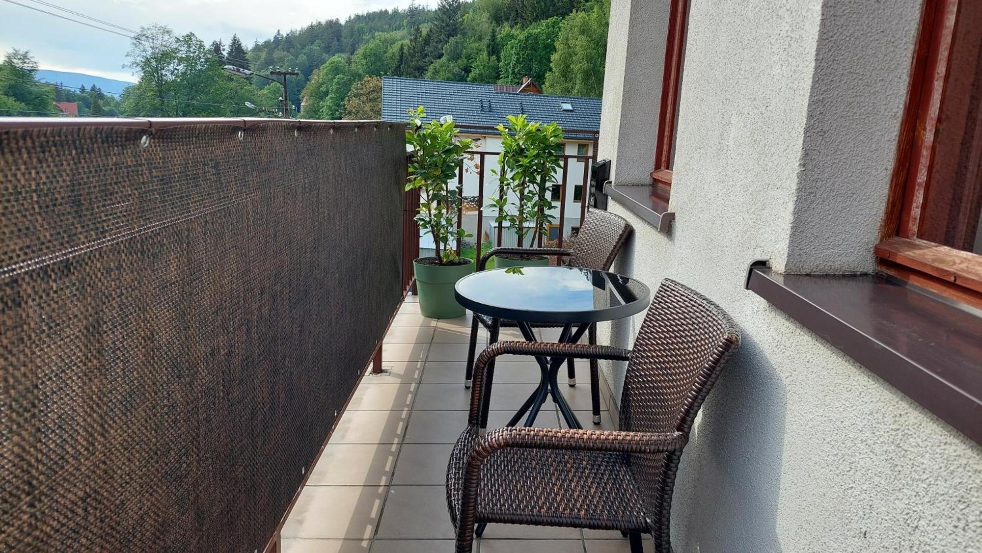 Apartament Miedzygorski Мєндзиґуже Екстер'єр фото